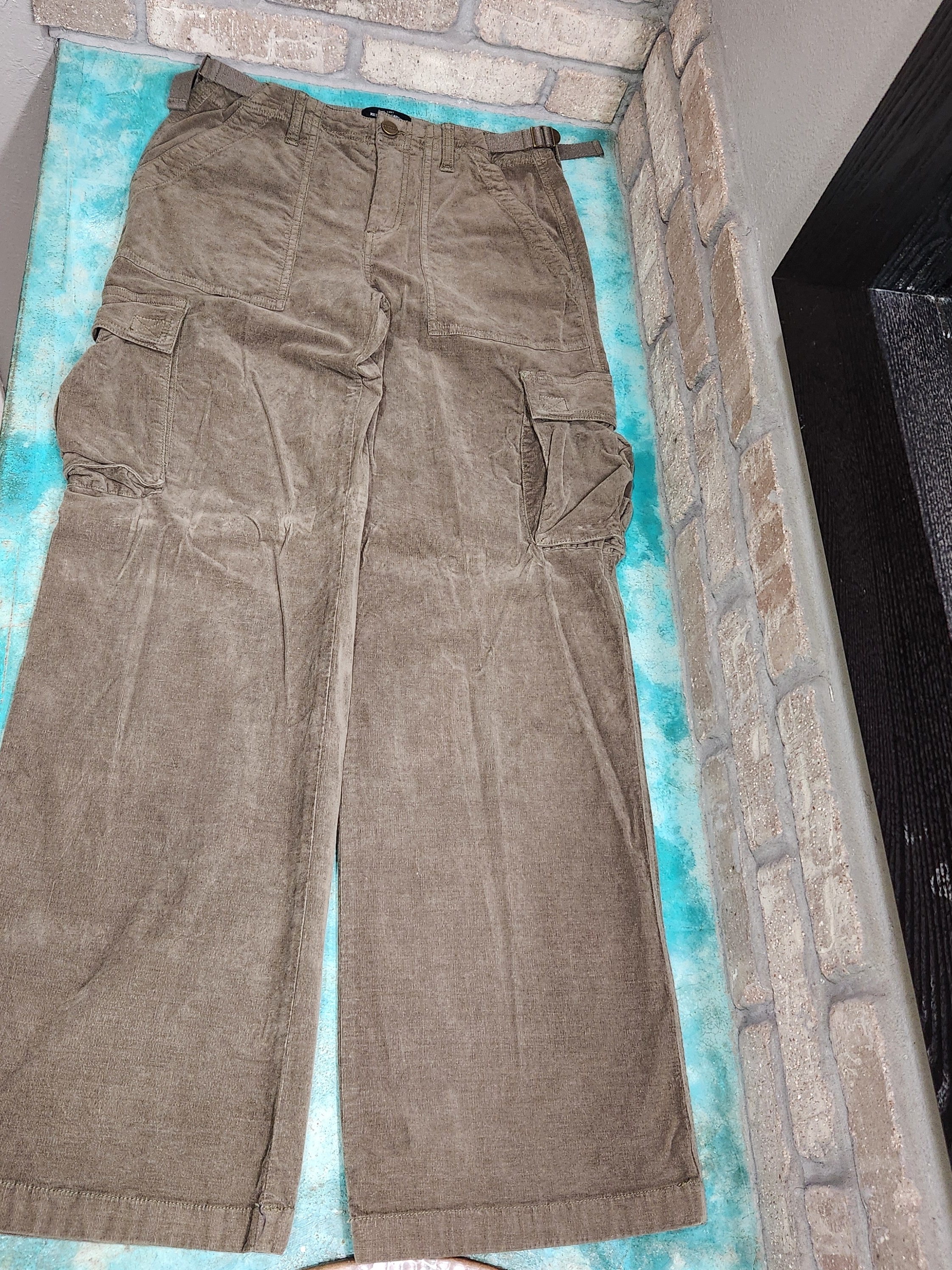 Sanctuary Reissue Cargo Olive Green Corduroy Pants, Xs, Euc.